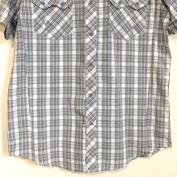 Machine Men’s Gray White Plaid Button Up Short Sleeve Causal Shirt - Picture 4 of 13